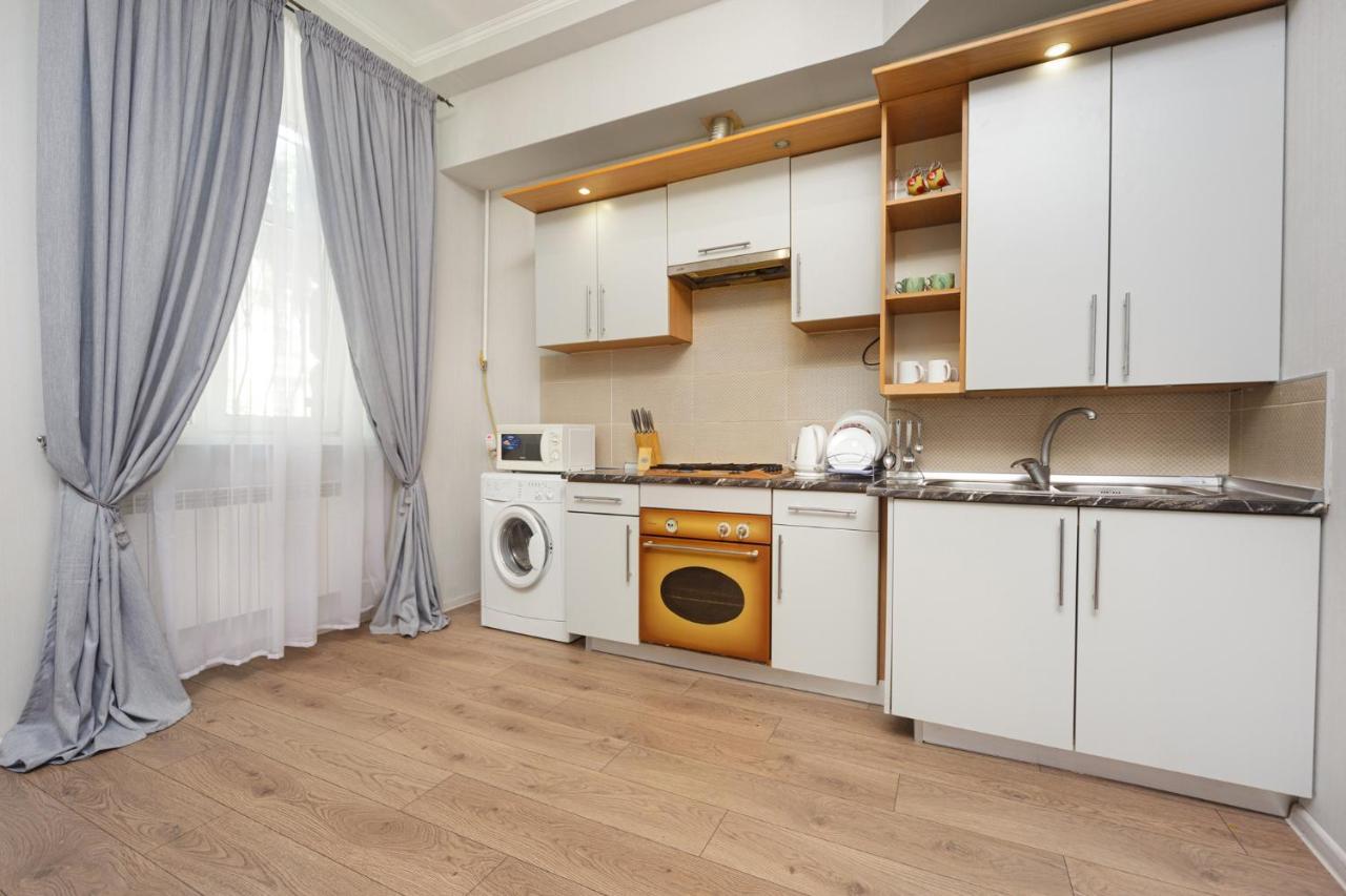 Apartment Zhukovskogo 17 Одеса Екстер'єр фото