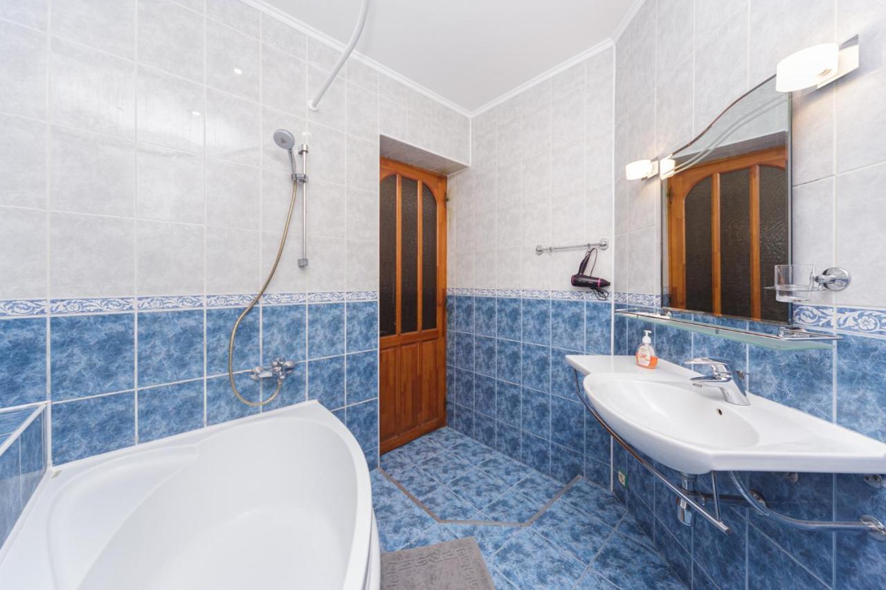 Apartment Zhukovskogo 17 Одеса Екстер'єр фото