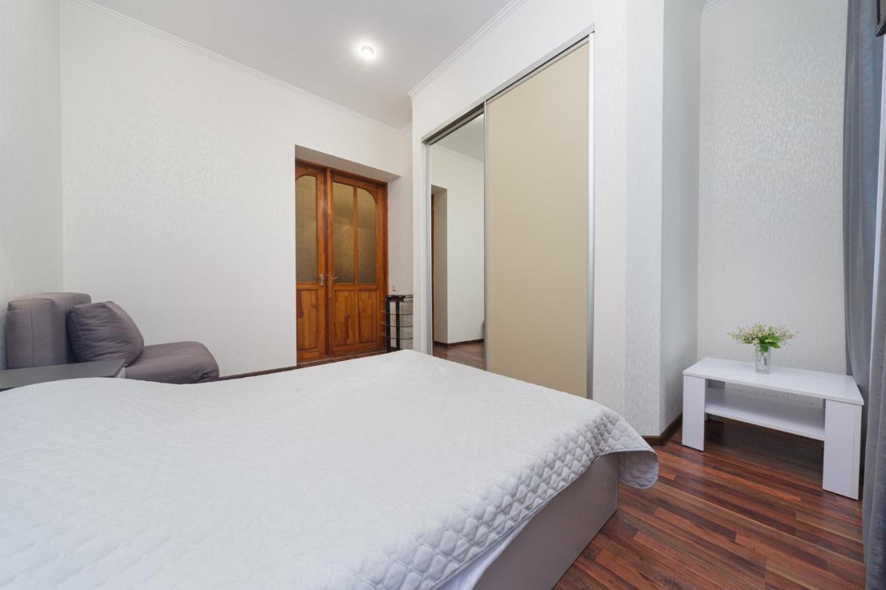 Apartment Zhukovskogo 17 Одеса Екстер'єр фото
