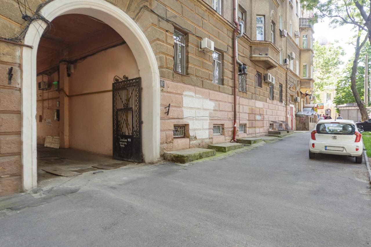 Apartment Zhukovskogo 17 Одеса Екстер'єр фото