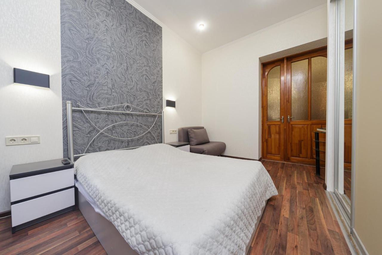 Apartment Zhukovskogo 17 Одеса Екстер'єр фото